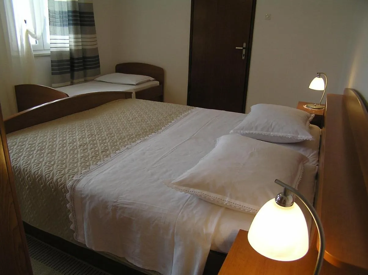 Apartments Pavicic Marija Pag Town Konukevi